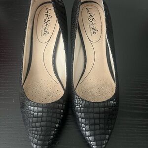 Life Stride soft system black heels